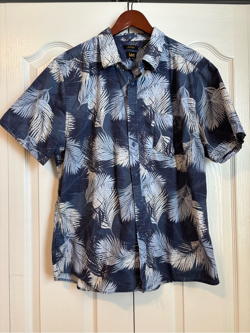 Lee Navy and White Short-Sleeve Palm Print Button-Up Shirt